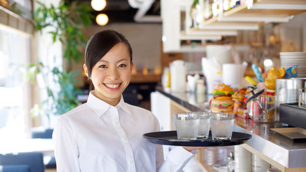 飲食店のマニュアルの重要性。俯瞰的な視点から物事を捉える書き方が求められる。